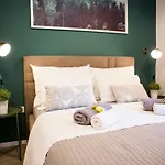 Apartman Luxurious With Private Garden Split