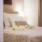 Apartman Luxurious With Private Garden