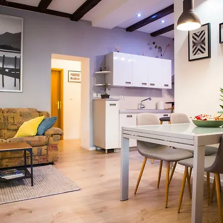 아파트 Luxurious With Private Garden 스플리트