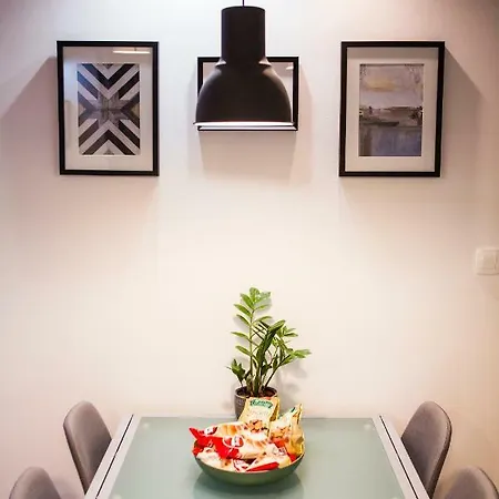 Luxurious With Private Garden Apartamento