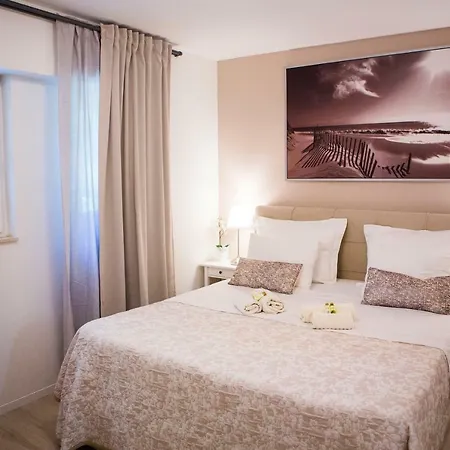 Luxurious With Private Garden * 스플리트