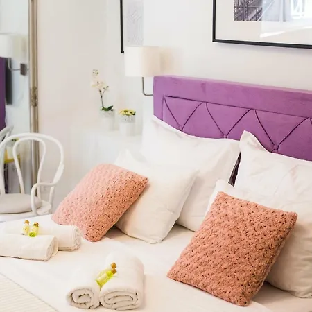 Luxurious With Private Garden Split