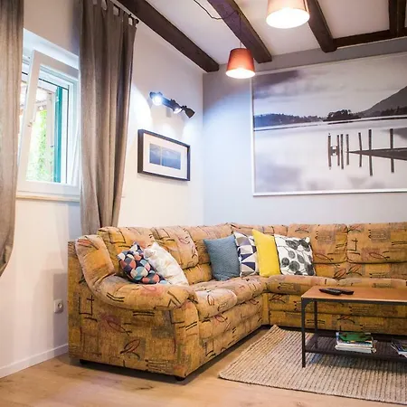 Luxurious With Private Garden Split