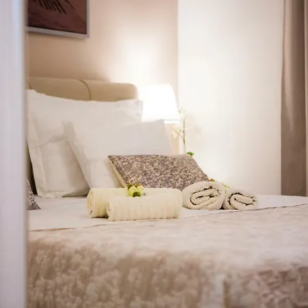 Apartamento Luxurious With Private Garden